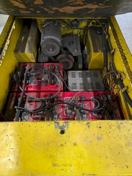 36 VOLT CUSHMAN MODEL #898361 STOCK CHASER/TUGGER CART: YOBRO #24654