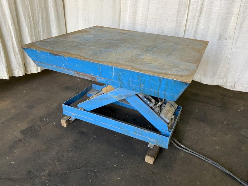 4000 LB ADVANCED HYDRAULIC SCISSOR LIFT TABLE: STOCK #80991