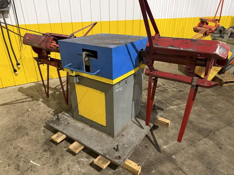 3,000 LB x 24" MARION MFG DOUBLE END PULL OFF COIL REEL UNCOILER 2010: YOBRO #26063