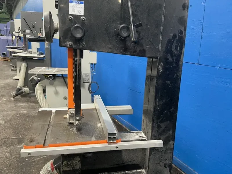 Grizzly 17" Vertical Band Saw - G0513anv