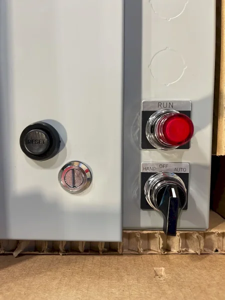 EATON ENCLOSED COMBINATION MOTOR STARTER  -  ECN1801E0B