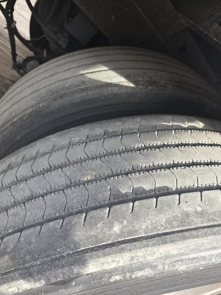 2022 Utility 53 x 102 1UYVS2534N2632821