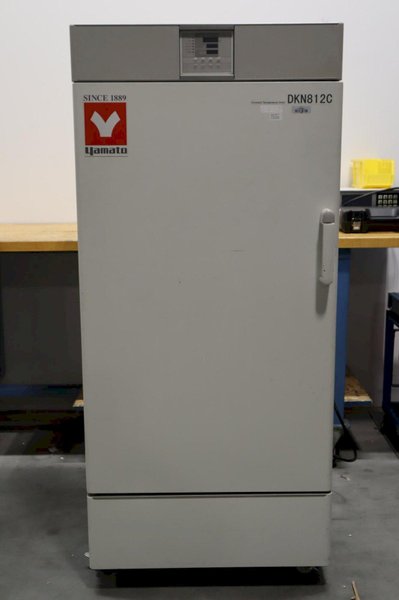 Yamato DKN812C Programmable Forced Convection Oven – 300L, 260°C, 13 Rack Positions- Auction Item