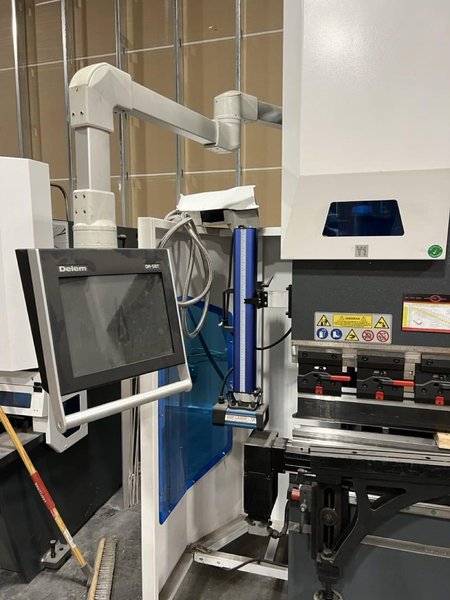 150 Ton x 10′ Accurl 5-Axis CNC Press Brake, 2021 – Backgauge, Laser Safety System, Crowning