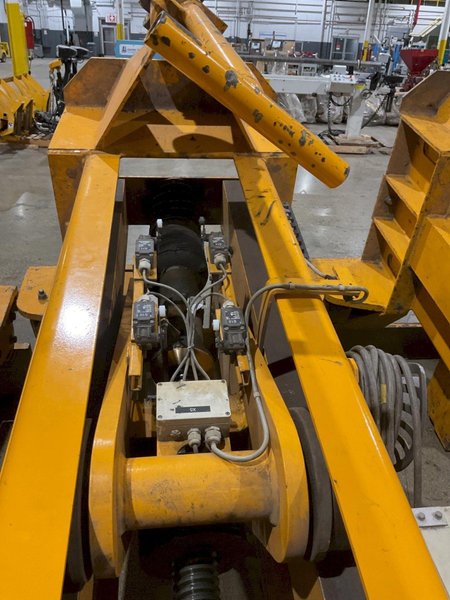 NEUERO GEDI Part# 3277 MOBILE VEHICLE LIFT 20 TON VEHICLE LIFT USED 2004