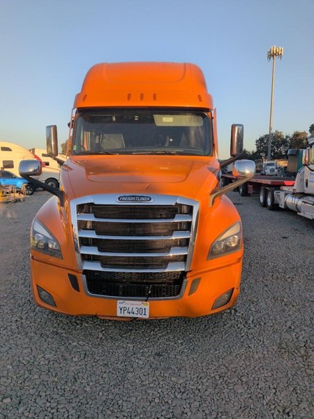 2023 Freightliner PT126SLP - Cascadia 3AKJHHDR0PSNH6290
