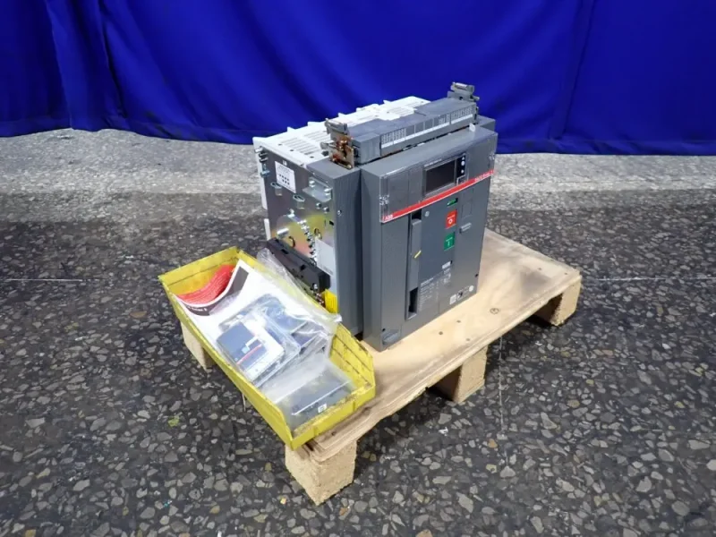 ABB AIR CIRCUIT BREAKER  -  SACE E4.2S-A