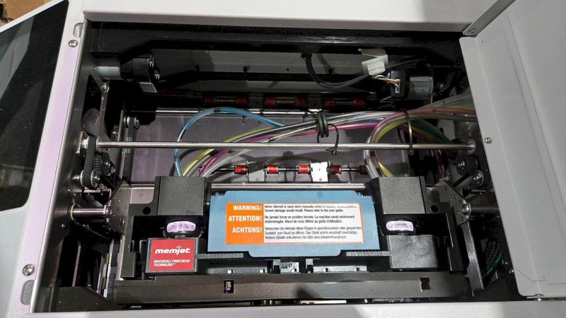 FORMAX COLORMAX8 DIGITAL COLOR PRINTER WITH CONVEYOR/EXTRA INK CARTRIDGES USED