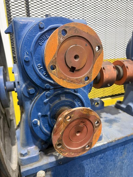16 STAND x 3" X 18" ROLL SPACE BRADBURY MODEL #430 U-JOINT DRIVE ROLLFORMER: YOBRO #25254