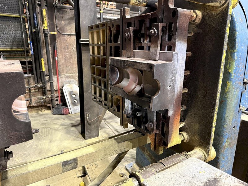 B and P model SF10A shell core machine s/n csc 10A-303-7402with plc controls, gas system, 24" X 42" platen