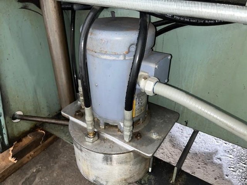 9" x 18"  W.F. Wells Band, Horizontal Band Saw STOCK # 3748