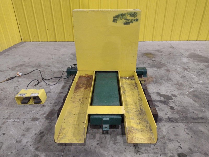 4,000 LBS X 30&quot; X 40&quot; SOUTHWORTH HYDRAULIC PALLET TIPPER / UPENDER, 110V SINGLE PHASE: STOCK #22329