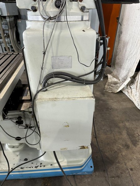 3 HP ACRA AM3VVAL VERTICAL KNEE MILL. STOCK # 0259224