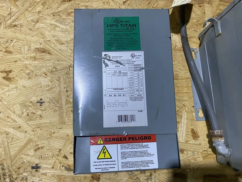 Hammond Power Solutions – Q005PEKF Transformer 600V – 120/240V, 5 kVA USED