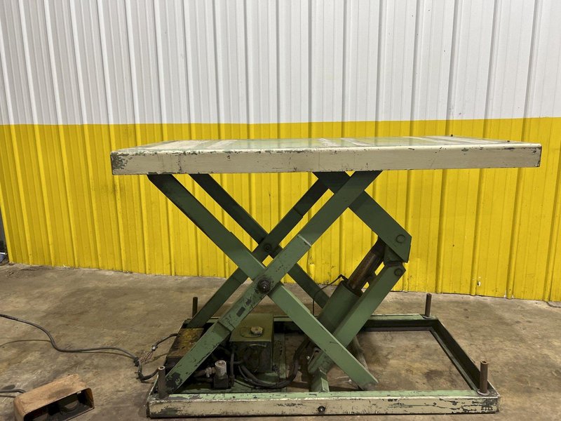 32" X 63" HYDRAULIC SCISSOR LIFT TABLE: STOCK 14718