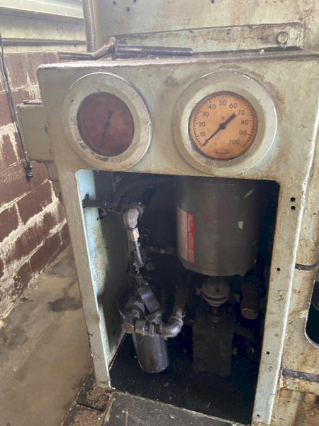300 TON VERSON S2-300-132T STRAIGHT SIDE PRESS. STOCK # 0955620