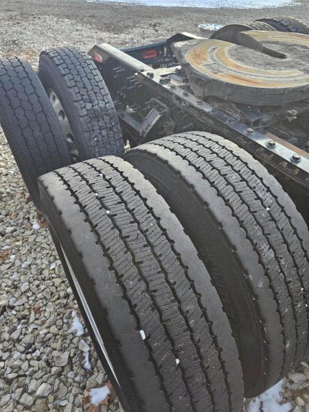 2015 Volvo VNL Day Cab – D11 Engine, Volvo ATO I-Shift Auto