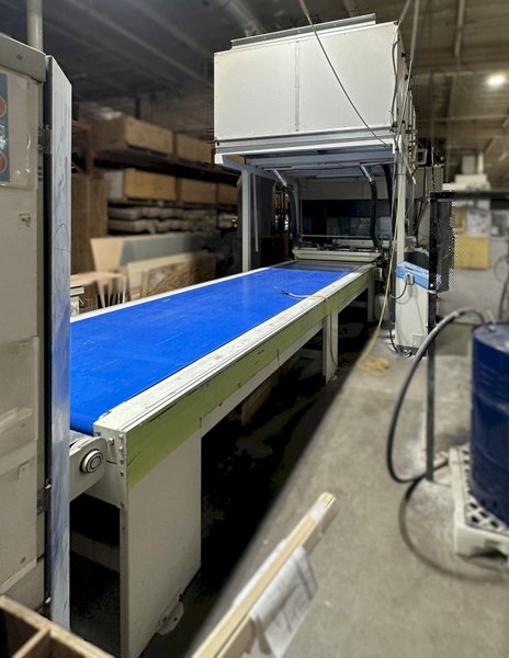 VD Finishing Systems - VD Simple Dynamic TOP CS  Yr. 2022   With Pressurized cabin, filtering system, 2 Sets of Guns with 8 Spraying Heads, Wondrous Pannel Cleaning System, Heated Humidify Control Air Unit, 17' Infeed Conveyor, Coil-Uncoil Paper System, 10' Exit Conveyer,