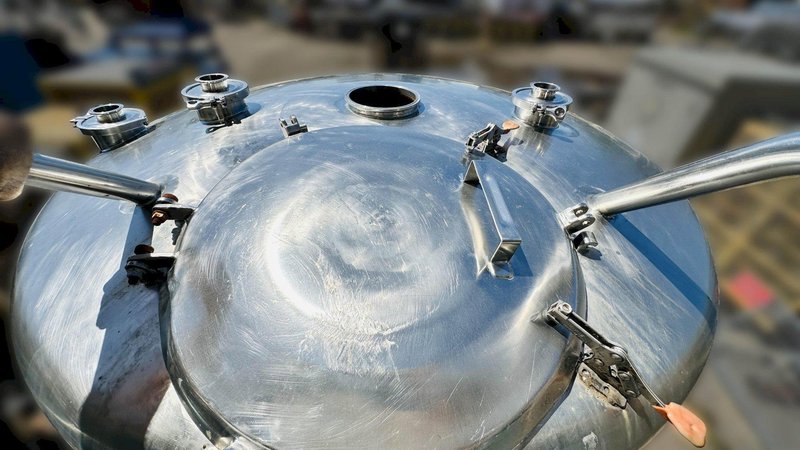 INOX Industries Inc.  |  S.S. V-Bottom Storage Tank / Vessel