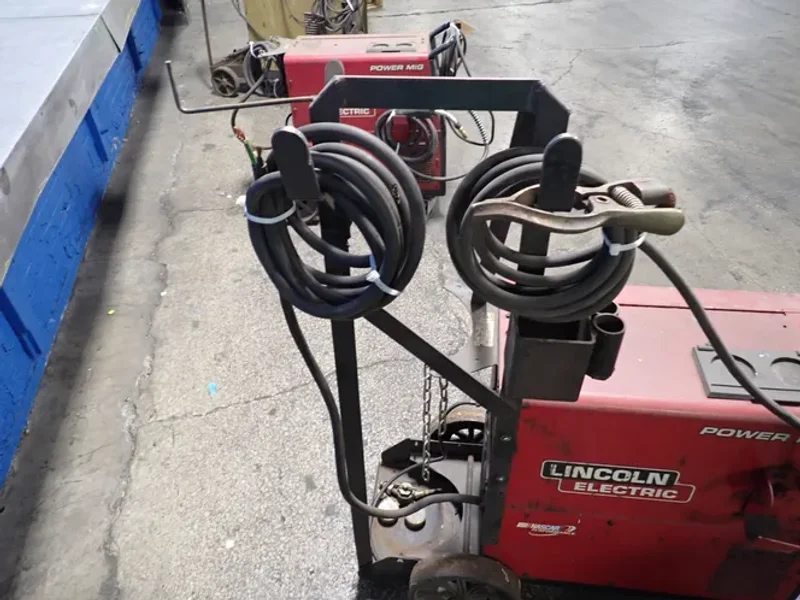 LINCOLN ELECTRIC 250 A WELDER   -  POWER MIG 256