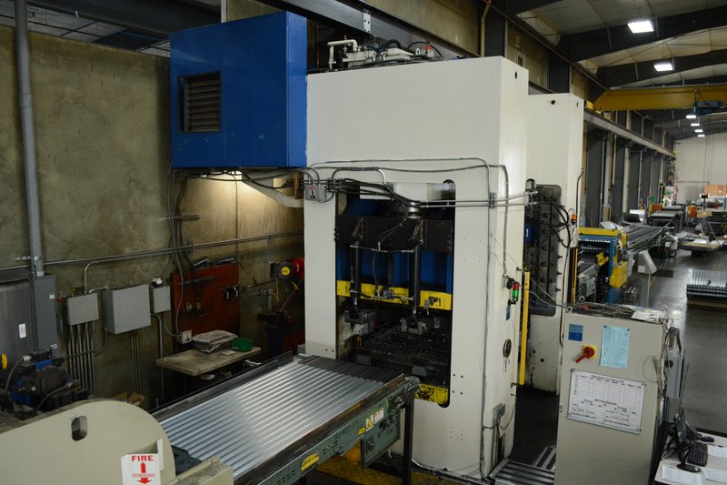 1500 TON MACRODYNE HYDRAULIC PUNCH PRESS, NEW 2004: STOCK #10046