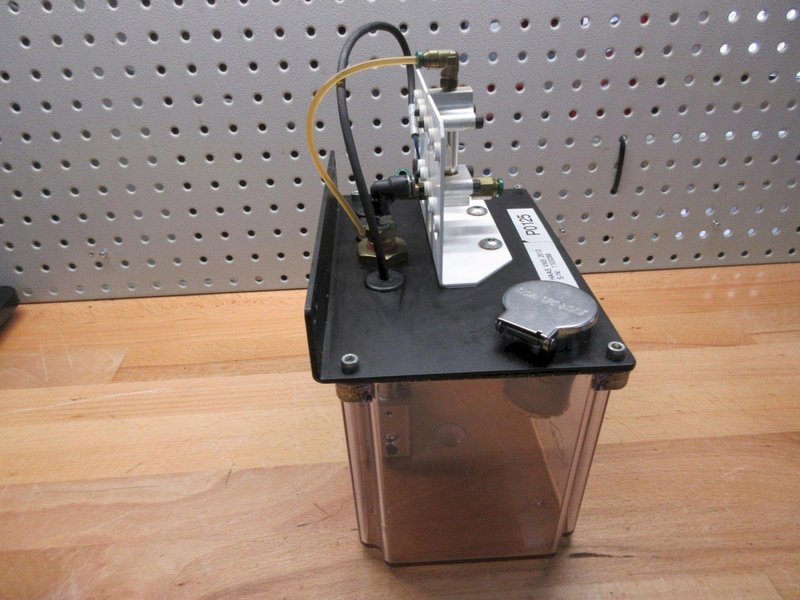 Used Haas Bijur 30-30533A Spindle Oil Tank 1 Port Pump Assy w/Prox