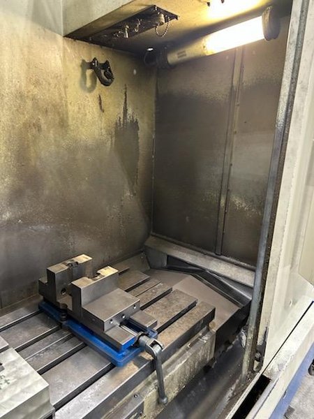 Okuma MC-V4020 VMC, 2005 – Chip Conveyor, 15,000 RPM 32 Slot Tool Changer