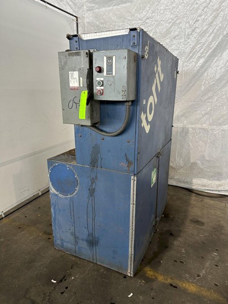 DONALDSON TORIT VS-2400 CARTRIDGE TYPE DUST COLLECTOR. STOCK # 0102723