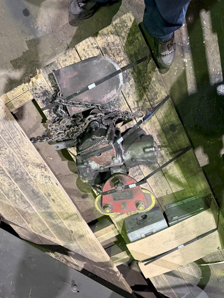 Chicago pneumatic 2000# air hoist with rope controls and trolley