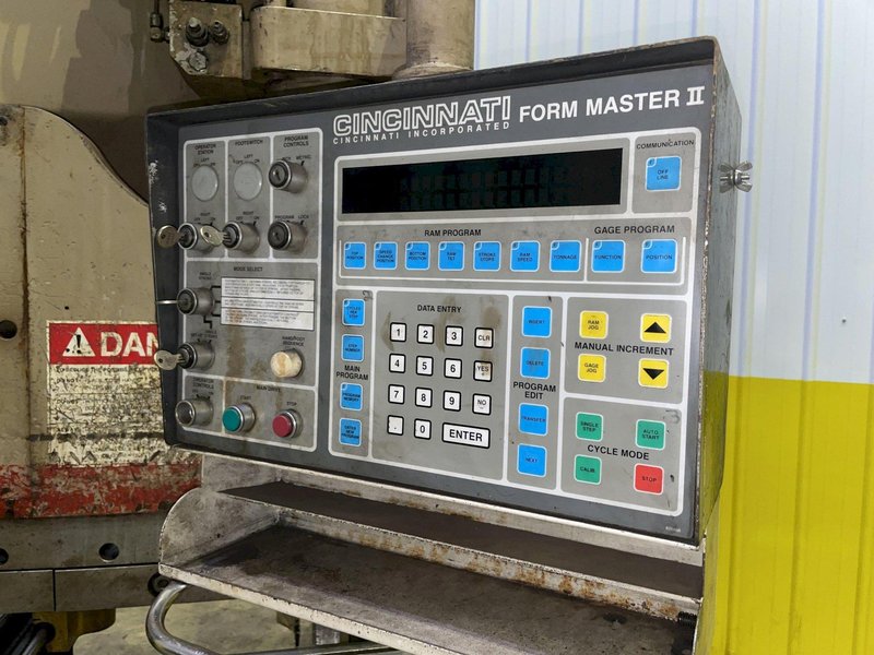 90 TON X 8&#039; CINCINNATI MODEL 90FMIIx6 HYDRAULIC PRESS BRAKE: STOCK #15768