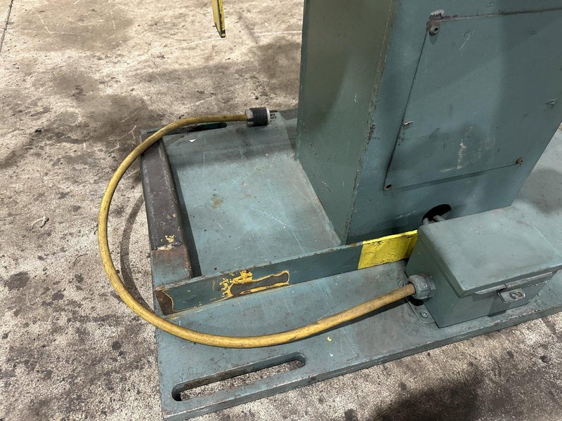 2,000 LBS X 13&quot; PERFECTO MODEL #RD1-12B DOUBLE END COIL REEL UNCOILER: STOCK #23245