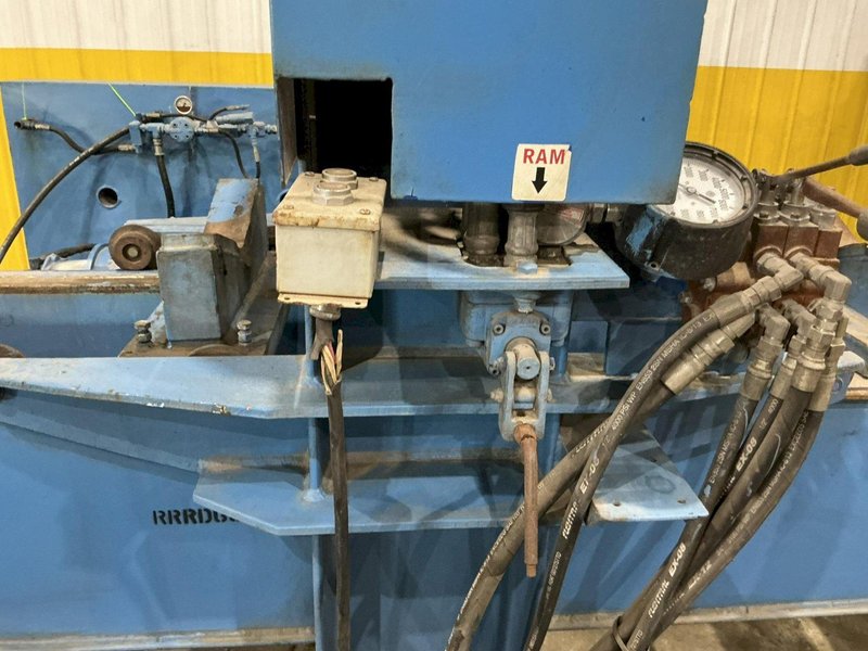 200 TON X 15' JAVELINA TRAVELING HEAD ROLLING FRAME HYDRAULIC STRAIGHTENING PRESS: YOBRO #25136