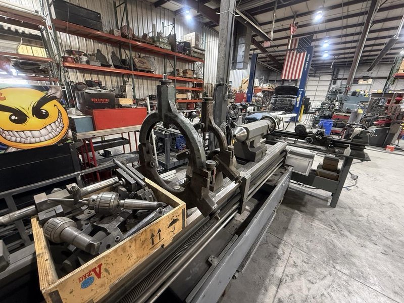 23″ x 118″ TUDA Tudormax Engine Lathe – with Tooling