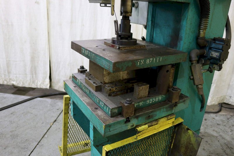 15 TON PRESSOTECHNIK HYDRAULIC C FRAME PRESS: STOCK #59608