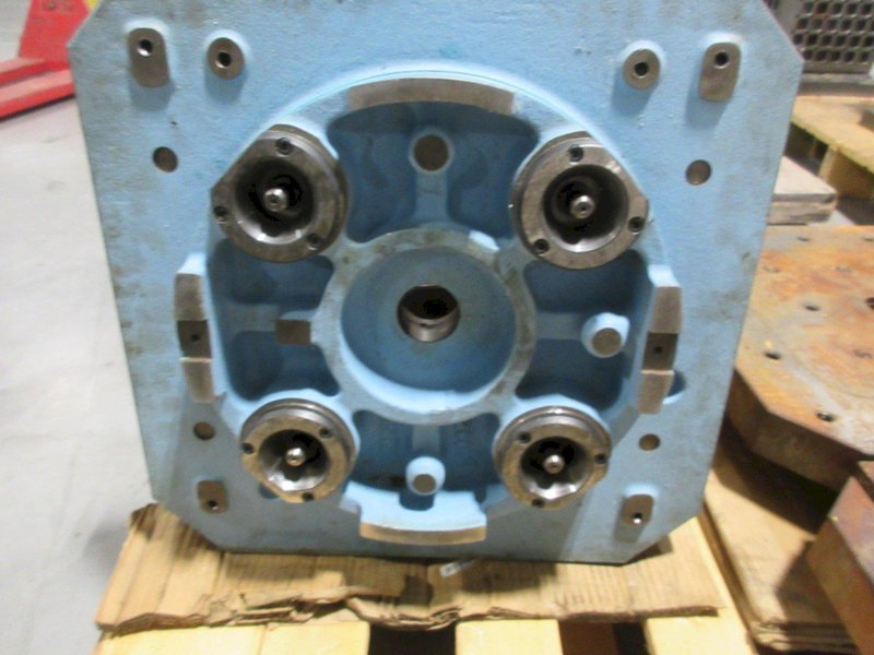500mm, 400mm Makino A66 Mounting Style Pallets, (1) 400mm, (4) 500mm- Auction Item