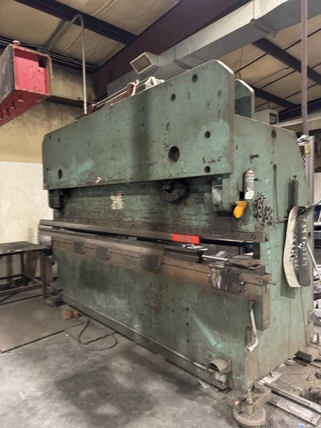 12′ x 155 Ton HTC Hydraulic Press Brake