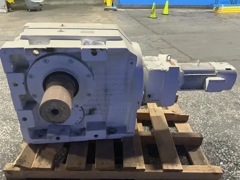 SEW-EURODRIVE 7.5 HP GEAR DRIVE