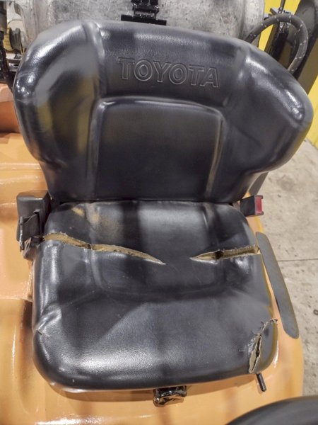 4,700 LBS TOYOTA MODEL #42-6FGCU25 LP GAS FORKLIFT: STOCK #23743