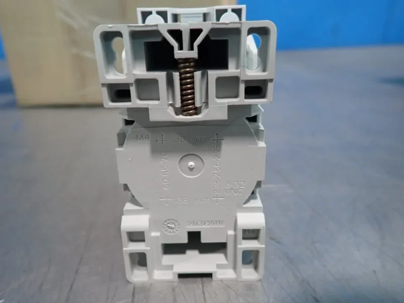 ALLEN-BRADLEY CONTACTOR  -  100-E26KD00
