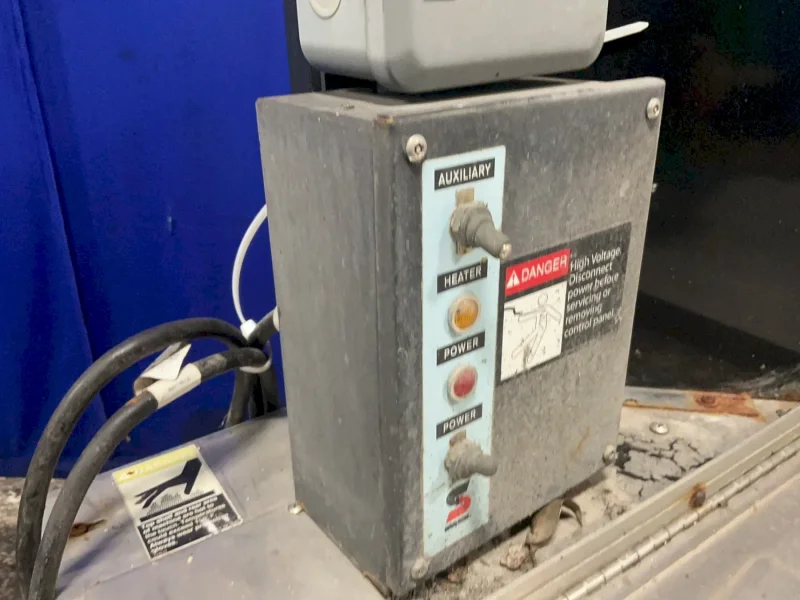 SAFETY-KLEEN 45" X 22" X 26" PARTS WASHER  -  81.8