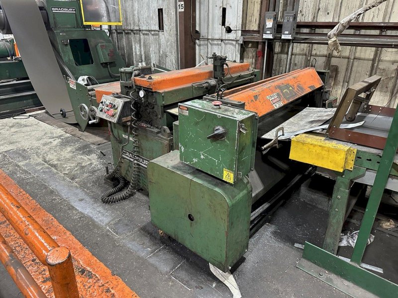 52" X 16 GA FAMCO P-152 PNEUMATIC SHEAR. STOCK # 0114826