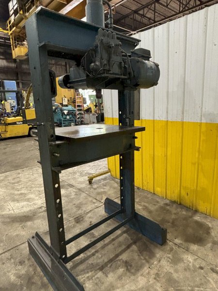50 TON DAKE MODEL #5-050A ELECTRIC HYDRAULIC H-FRAME PRESS: STOCK #23672