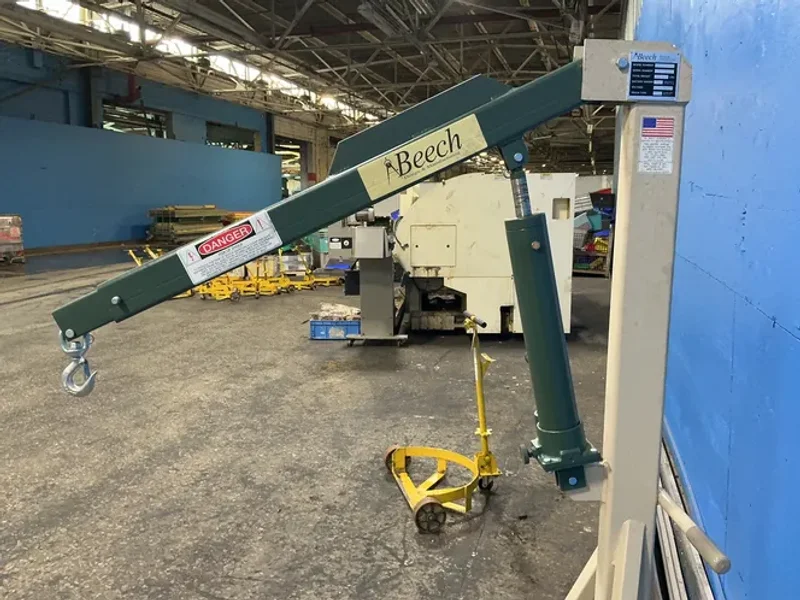BEECH DESIGN &amp; MANUFACTURING 1000 LBS SHOP CRANE  -  B-1000