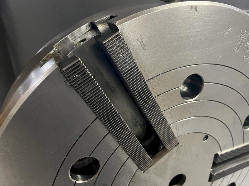 Samchully HC-21 Used 21" Closed-Center 3-Jaw VTL Power Chuck For Sale