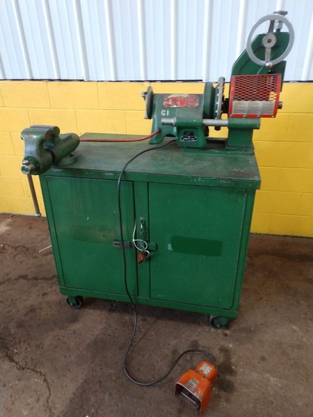 RIDGID 300 &amp; 925 PORTABLE PIPE GROOVER WITH TOOL BOX BENCH: STOCK #13035