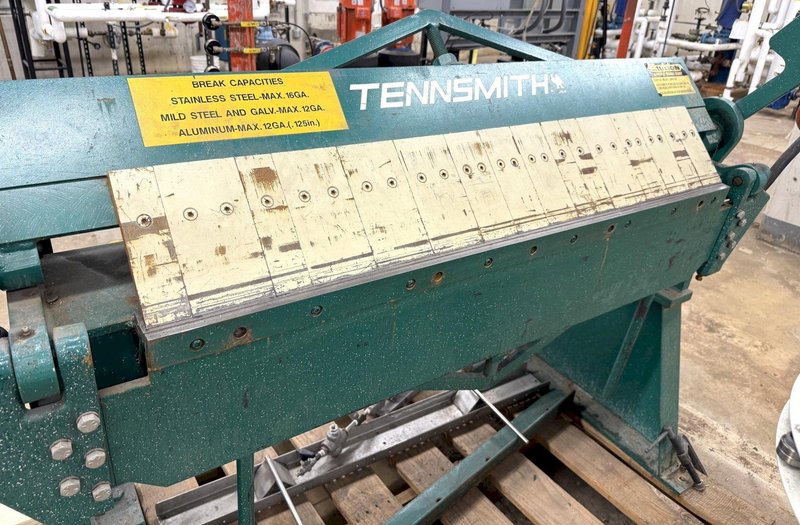 48" x 12 Ga. Tennsmith Box &amp; Pan Brake , Floor Model, Complete Set Of Fingers