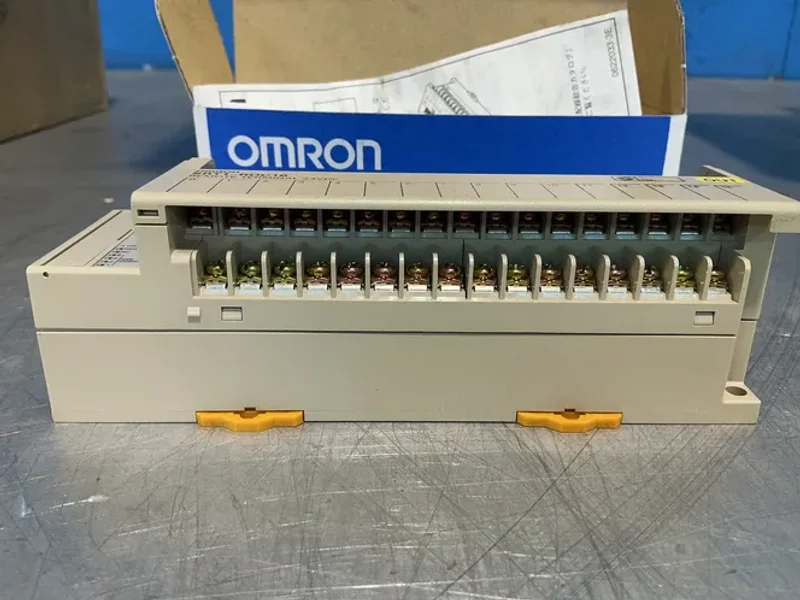 OMRON REMOTE TERMINAL   -  SRT1-ROC16