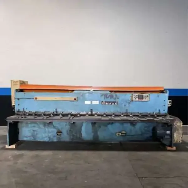 Amada M-4045 Power Squaring Shear