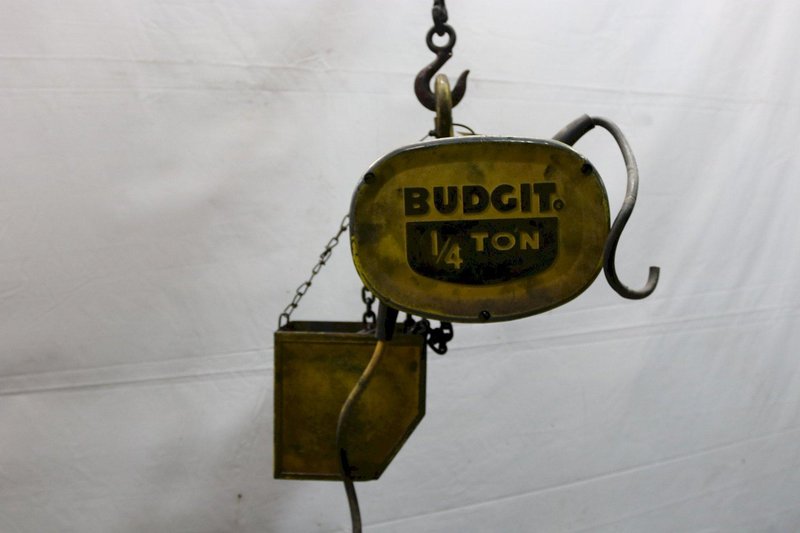 1/4 TON BUDGIT ELECTRIC POWERED CHAIN HOIST: STOCK #11988