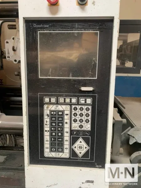 650 TON 108 OZ  NANRONG MODEL TNR650LCD INJECTION MOLDING MACHINE MFG 1999